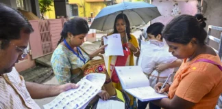 Form 6 Row: Who Changed the Voter Registration Process and Did the Election Commission Have the Power?